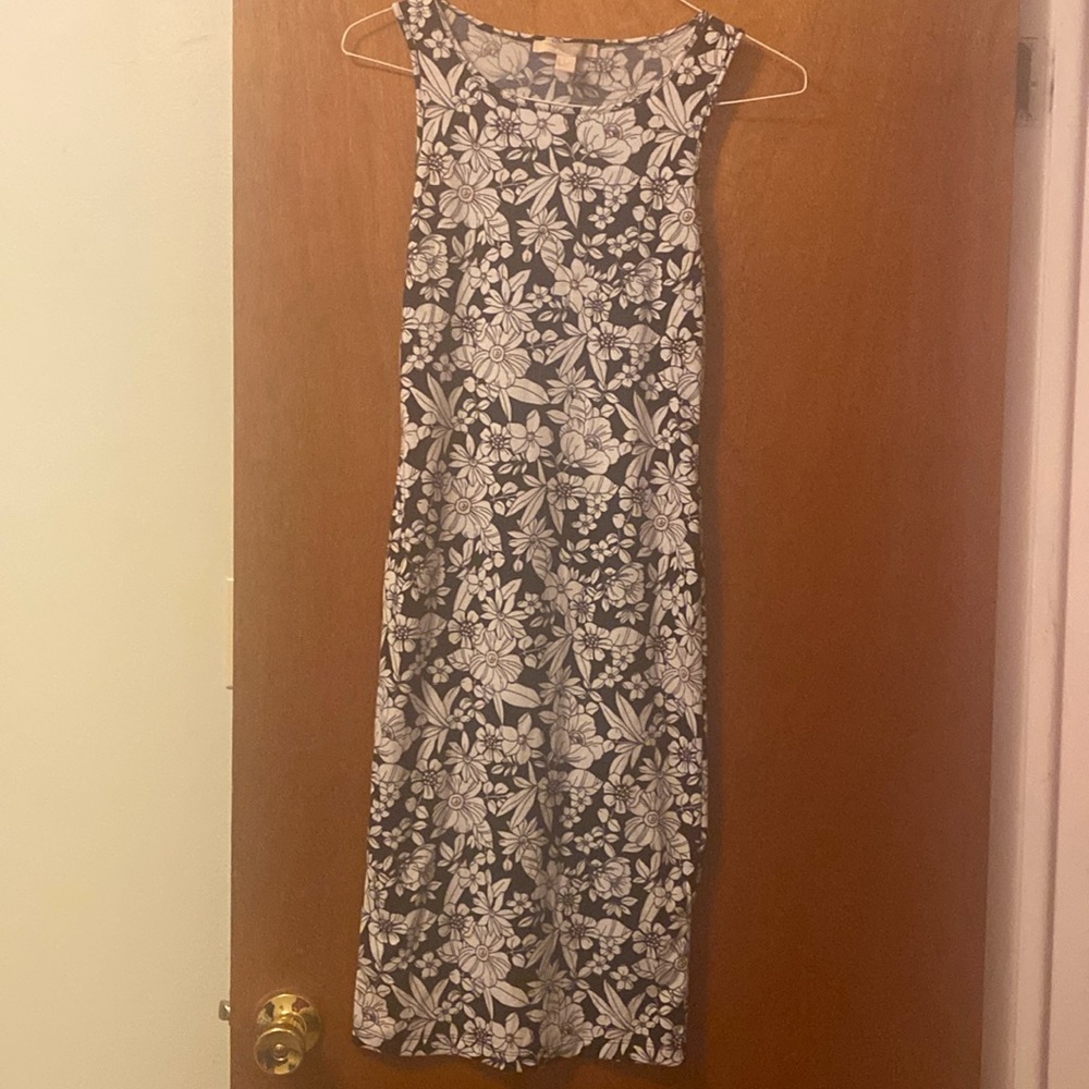 Forever 21 Small Black and White Skirt